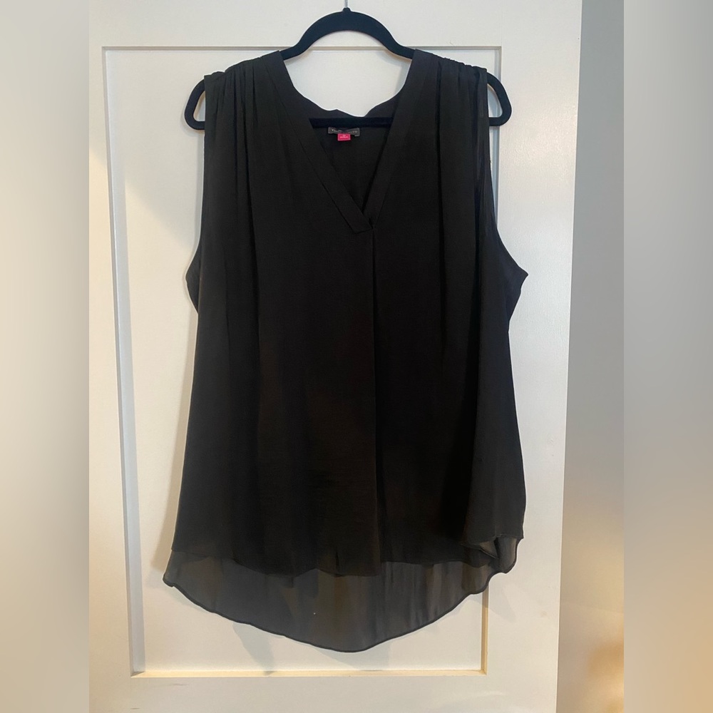 Vince Camuto black shell tank